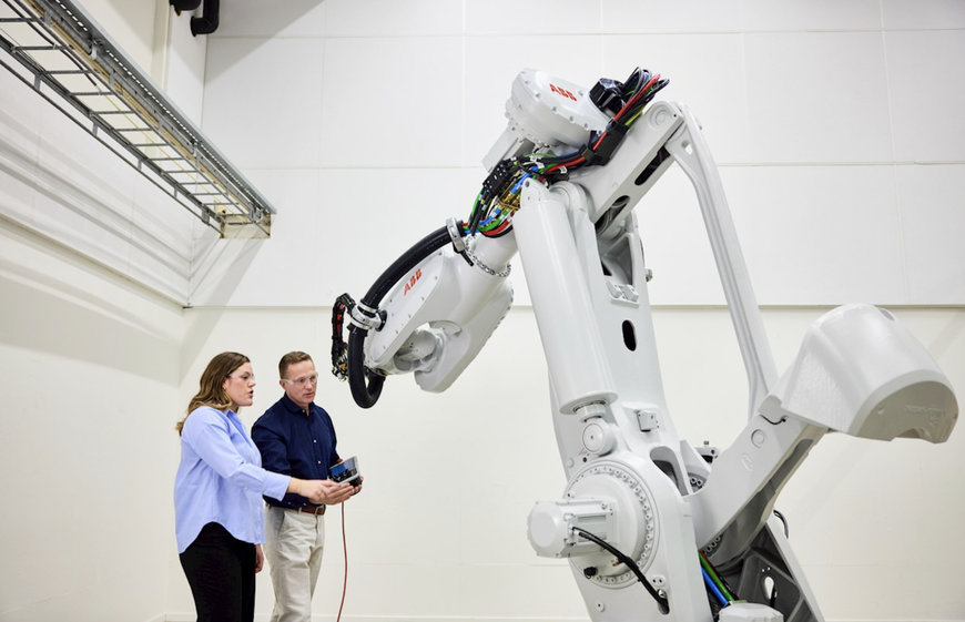 ABB amplia la gamma dei robot di grandi dimensioni